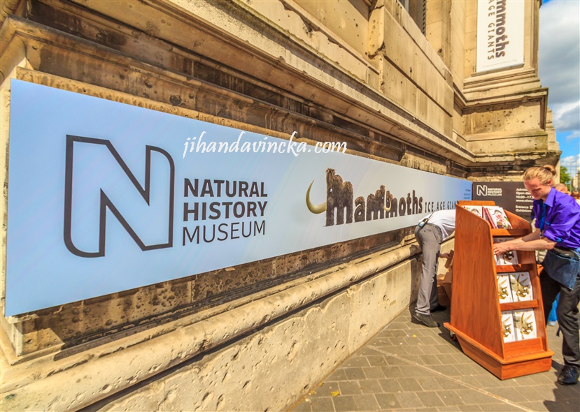 Gerbang masuk Natural Museum History 