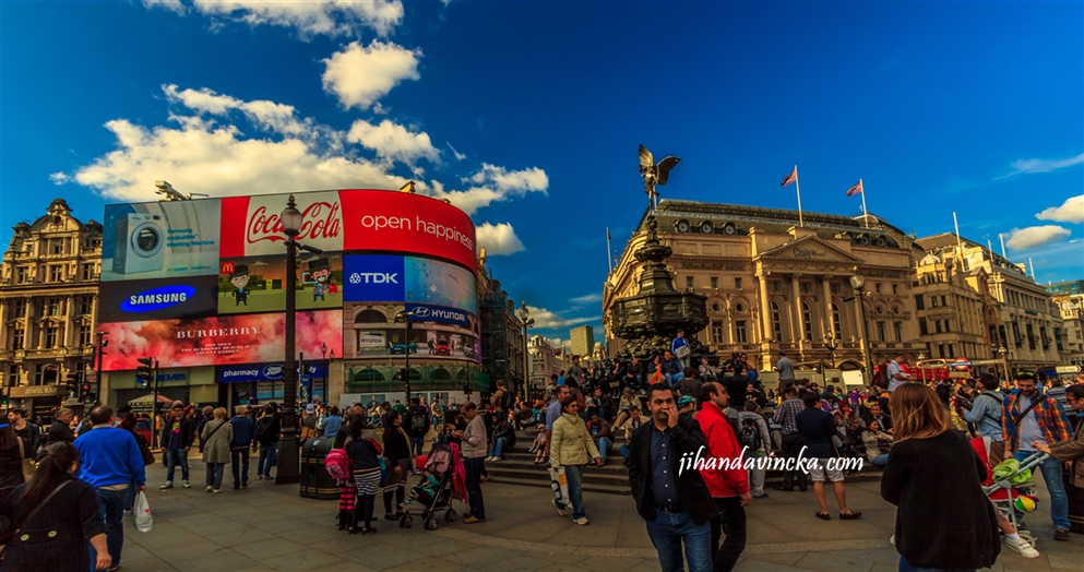 Piccadilly Circus London, pic by Dani Rosyadi jalan jalan ke London 